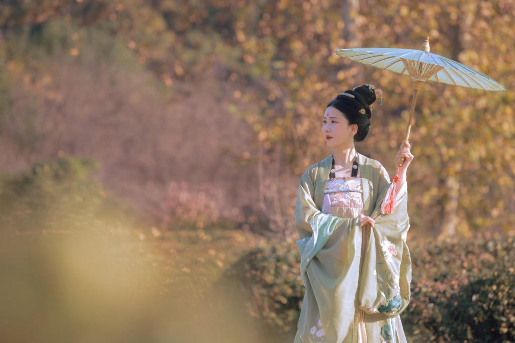 古装美女花容月貌秀色可餐图片