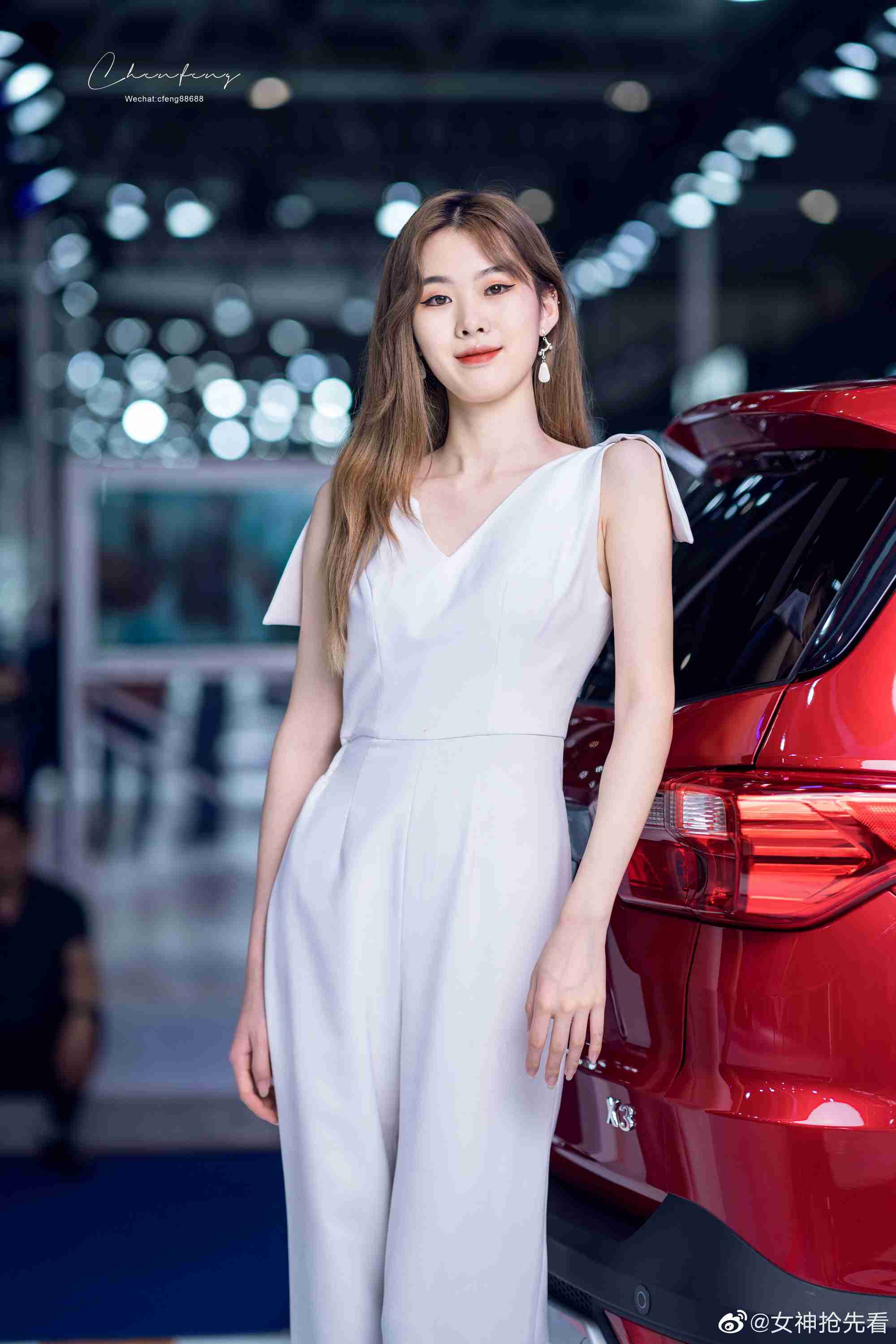 美女车模肤白貌美个高腿长写真