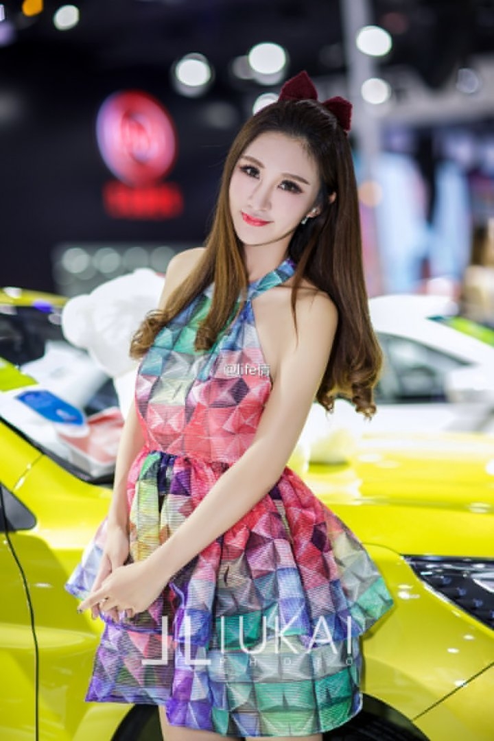 美女车模漂亮脸蛋完美身材美图