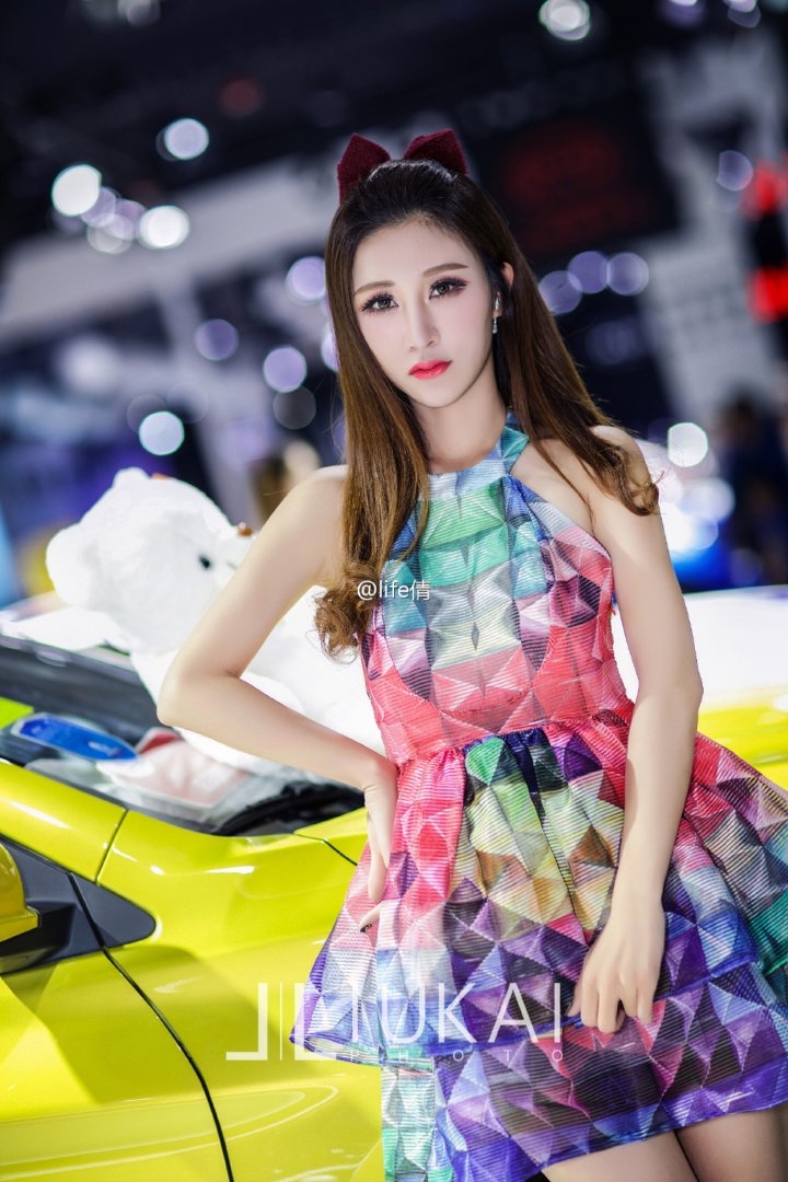 美女车模漂亮脸蛋完美身材美图